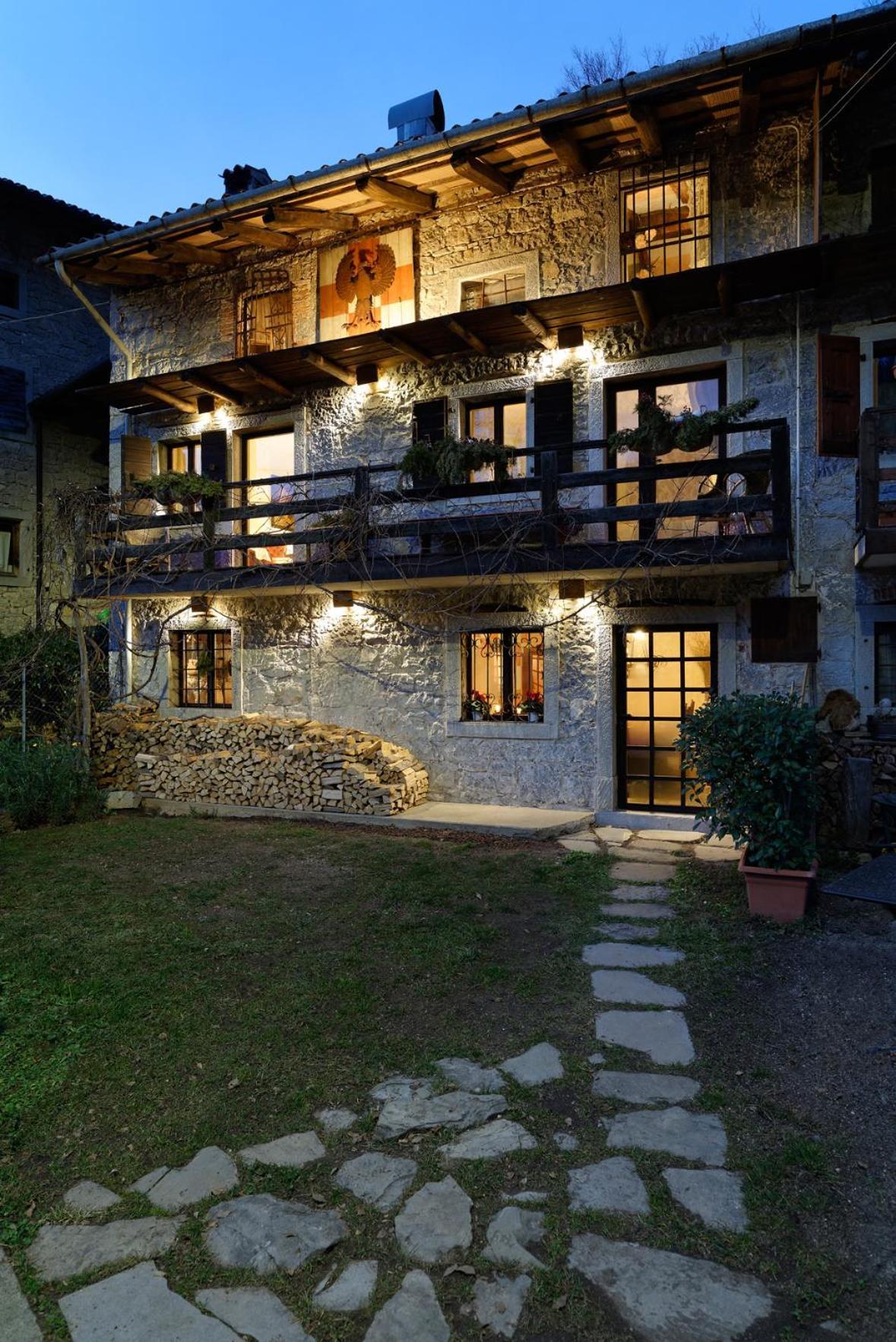 Torre Del Grifone Nel Medioevo Di Cividale Del Friuli Villa Faedis Exterior photo